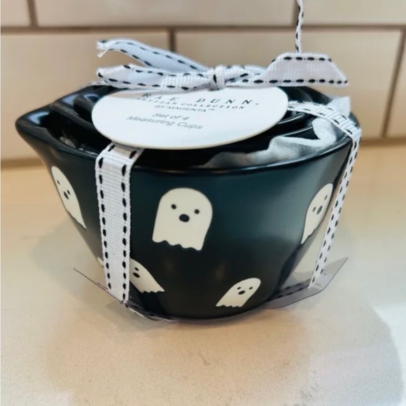 LAST ONE! Rae Dunn Ghost 👻 Measuring Cups - Picture 1 of 3
